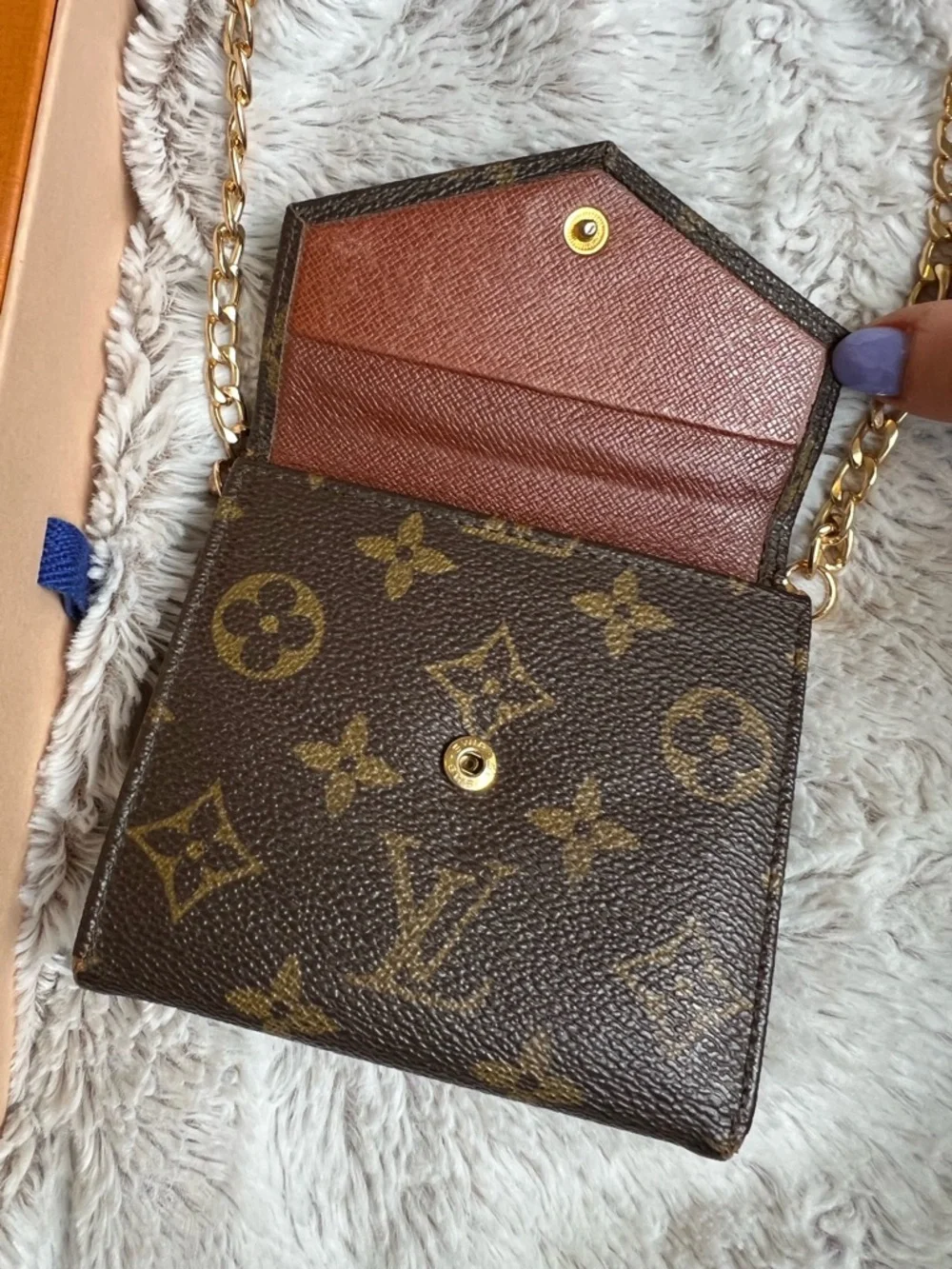 Louis Vuitton Brown Monogram Crossbody - Picture 5 of 9
